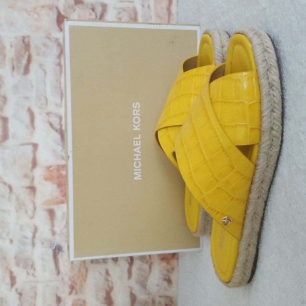 New Michael Kors Linden Croc-Embossed Sandals